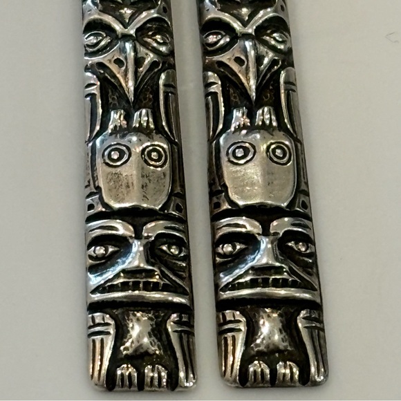 Vintage Sterling Silver Totem Pole Earrings VERY DETAILED - Picture 3 of 9